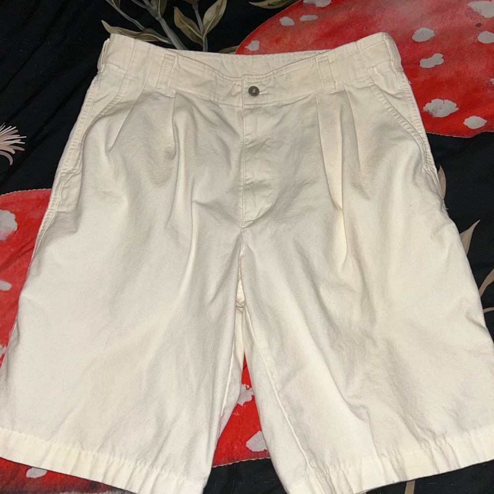 Dockers Men's Off-White Cotton “Chino” Shorts
